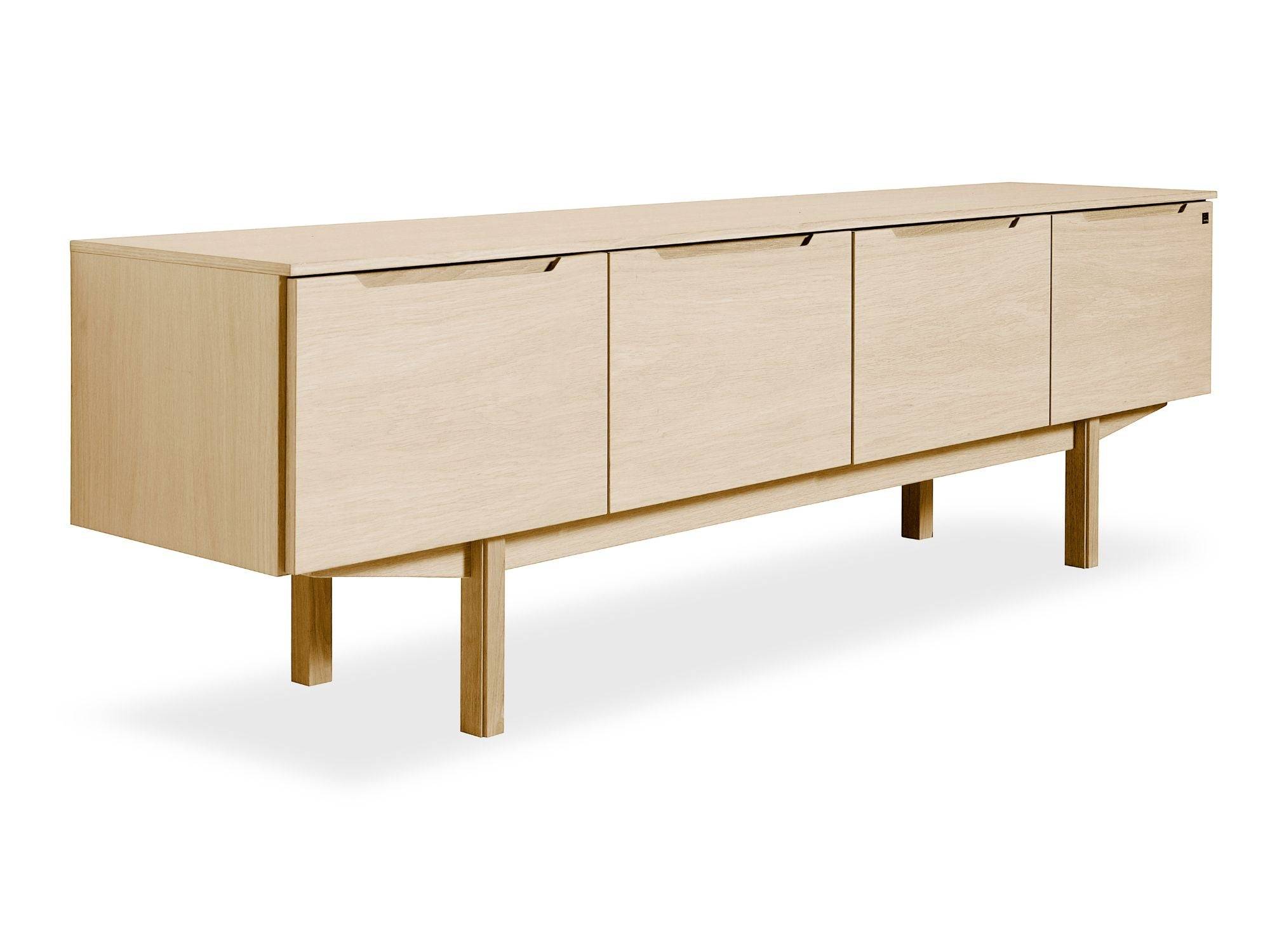 Skovby SM 305 TV/Hi-Fi lowboard (lakeret eg finér).