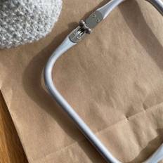 Frame til Stor Clutch fra Petiteknit