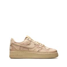 Nike - x Billie Eilish Air Force 1 låga sneakers - unisex - mocka - 7.5 - Brun