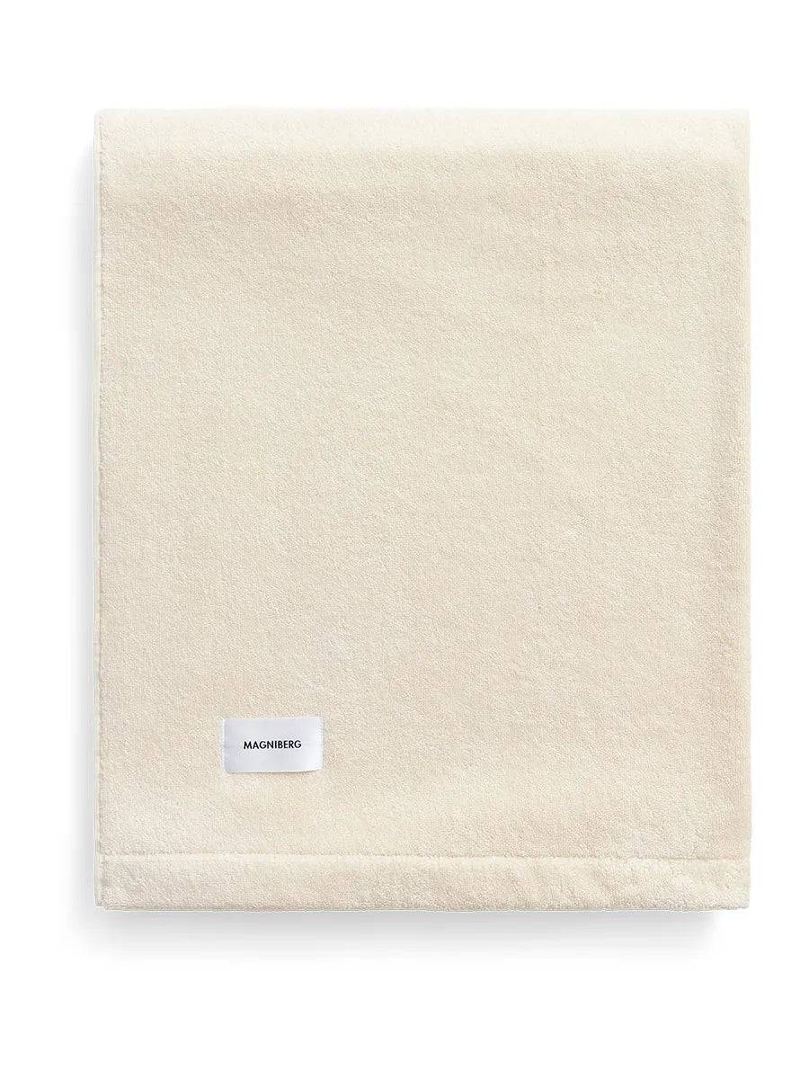 Gelato Towel, cocount white fra Magniberg Bath Sheet - Jacobsen Plus