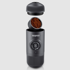 Wacaco Nanopresso rejse espressomaskine i koksgrå med sort nonwoven pose