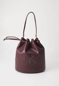 BOLD BUCKET BAG - Handväska - fudge