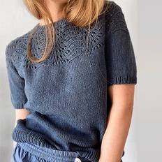 Peacock Tee fra Le Knit (Opskrift i fysisk papirudgave)