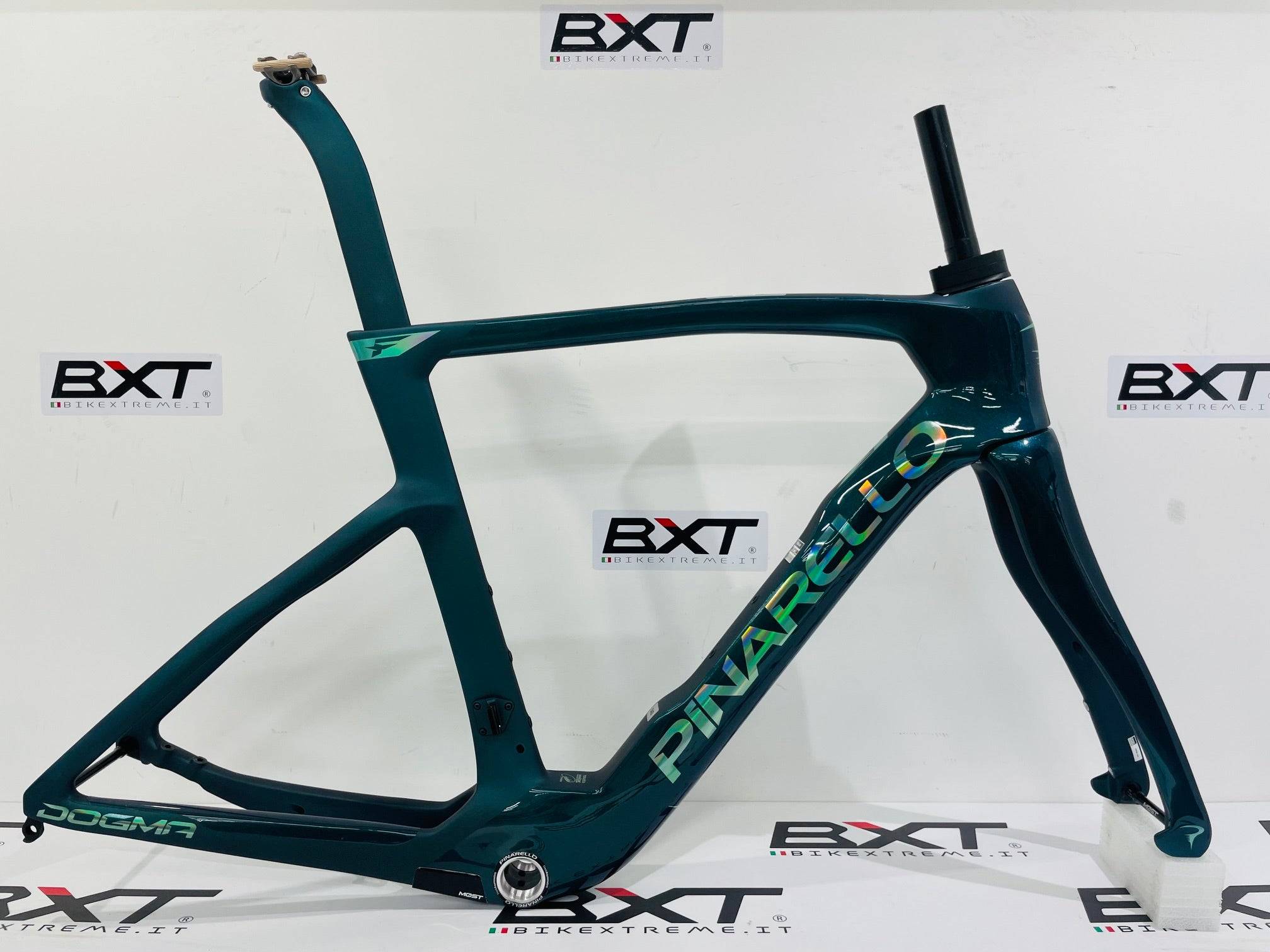 Pinarello New Dogma F 2025 Frameset - 105 / 540 / J103 OBSIDIAN EMERALD (540)