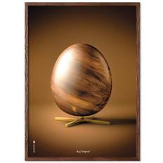 Plakat Ægget figur med brun baggrund 50x70 cm fra Brainchild