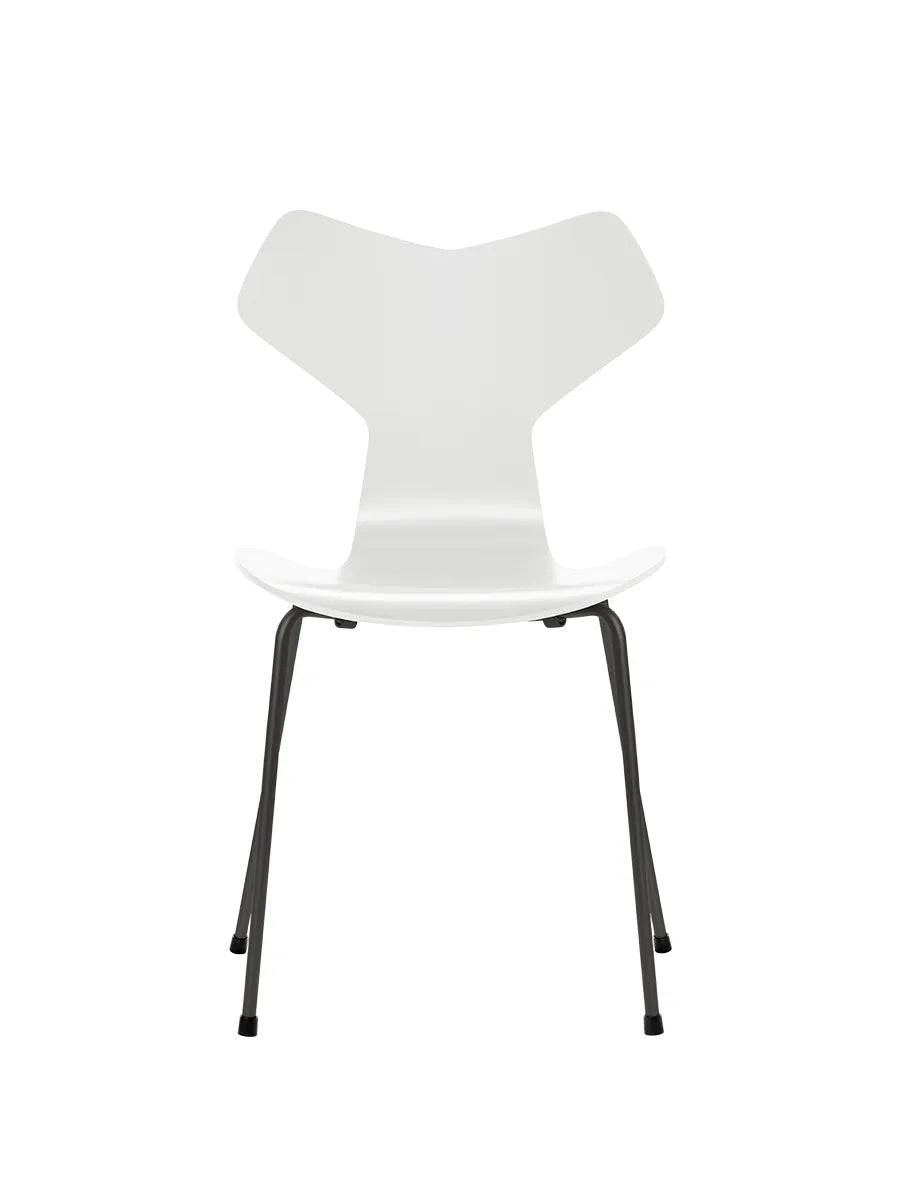 3130 Grand Prix stol lakeret af Arne Jacobsen Hvid / Warm Graphite - Jacobsen Plus