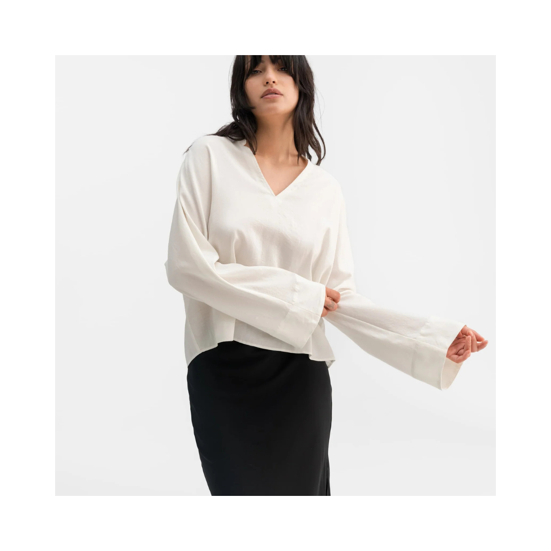 Ahlvar Gallery Nina v-neck Wool Blouse Off-White