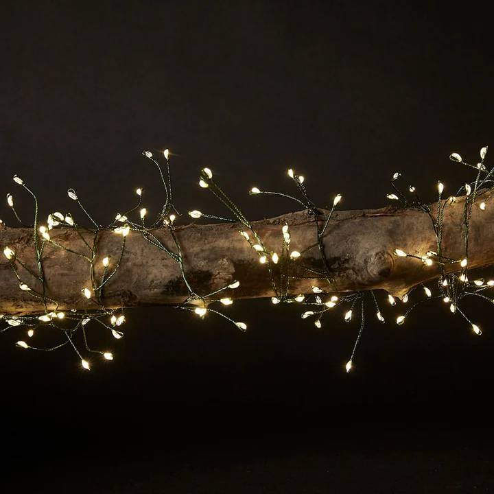 Udendørs lavenergi klynge LED lyskæde med adapter. Små klynger af LED lys - Vælg længde på kæden 900 LED9 meter, 7W.