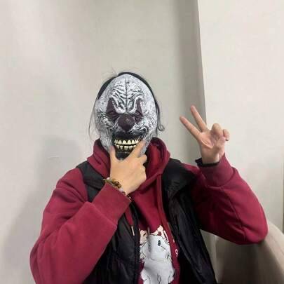 1 st realistisk rynkig ond clownmask för hela ansiktet med röd näsa och gula tänder, läskig Halloween-kostymrekvisita för maskerad och prank, cross-bo (A,B-Dekorativ kniv)