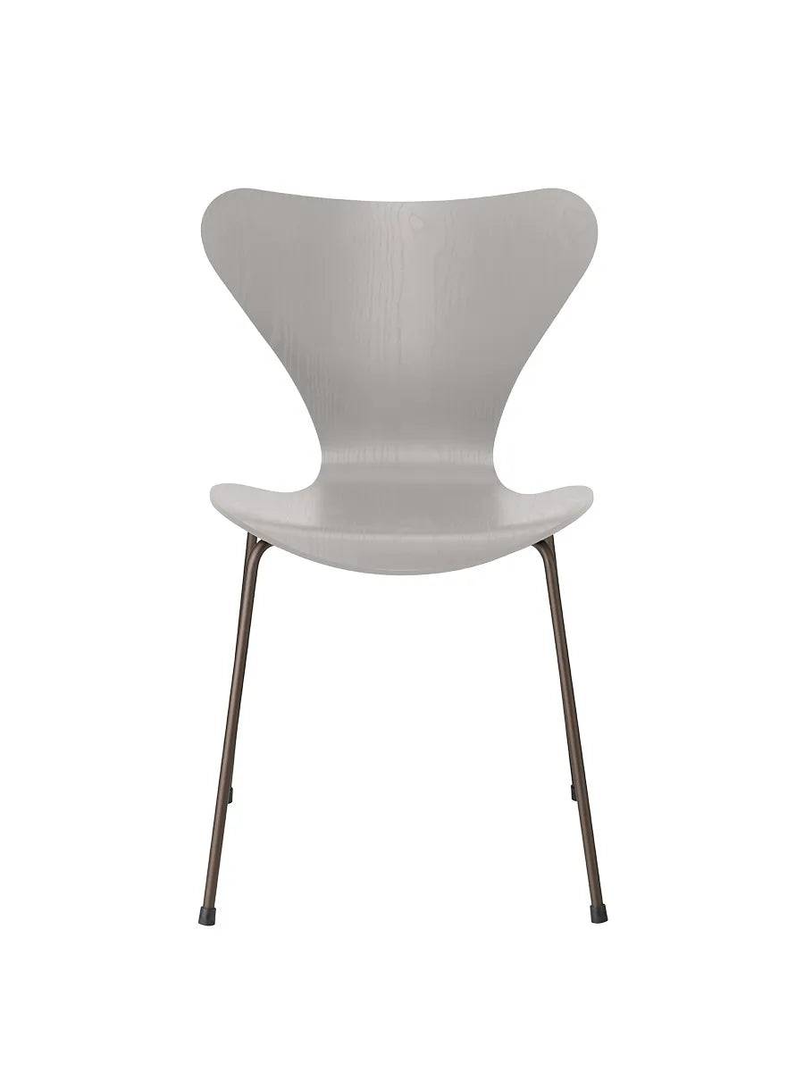 3107 Serie 7 stol i farvet ask af Arne Jacobsen Nine Grey / Brown Bronze - Jacobsen Plus