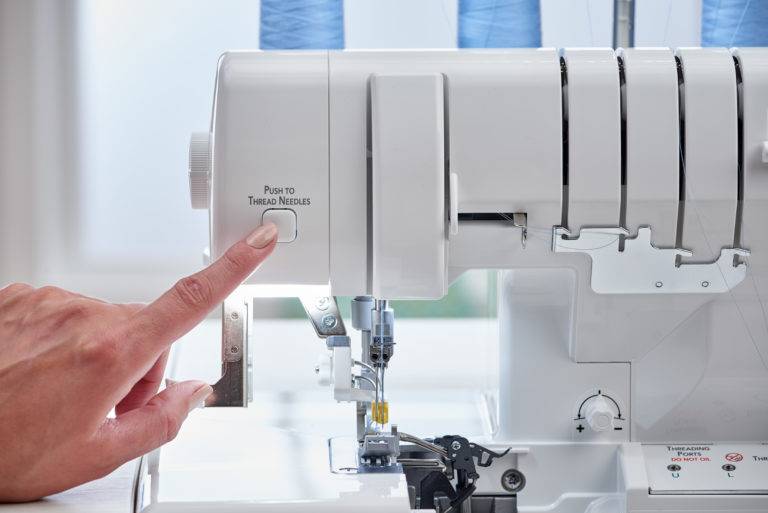 Baby Lock Acclaim med pressarfotskit och tråd