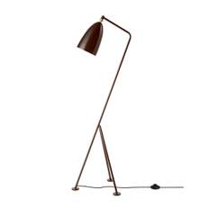 Gräshoppa gulvlampe fra Gubi (Walnut Brown Glossy)