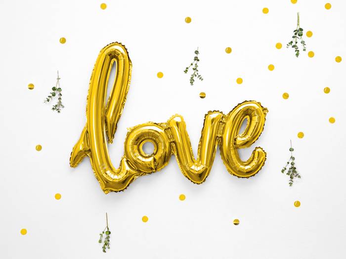 love folieballon guld - 73 x 59 cm.
