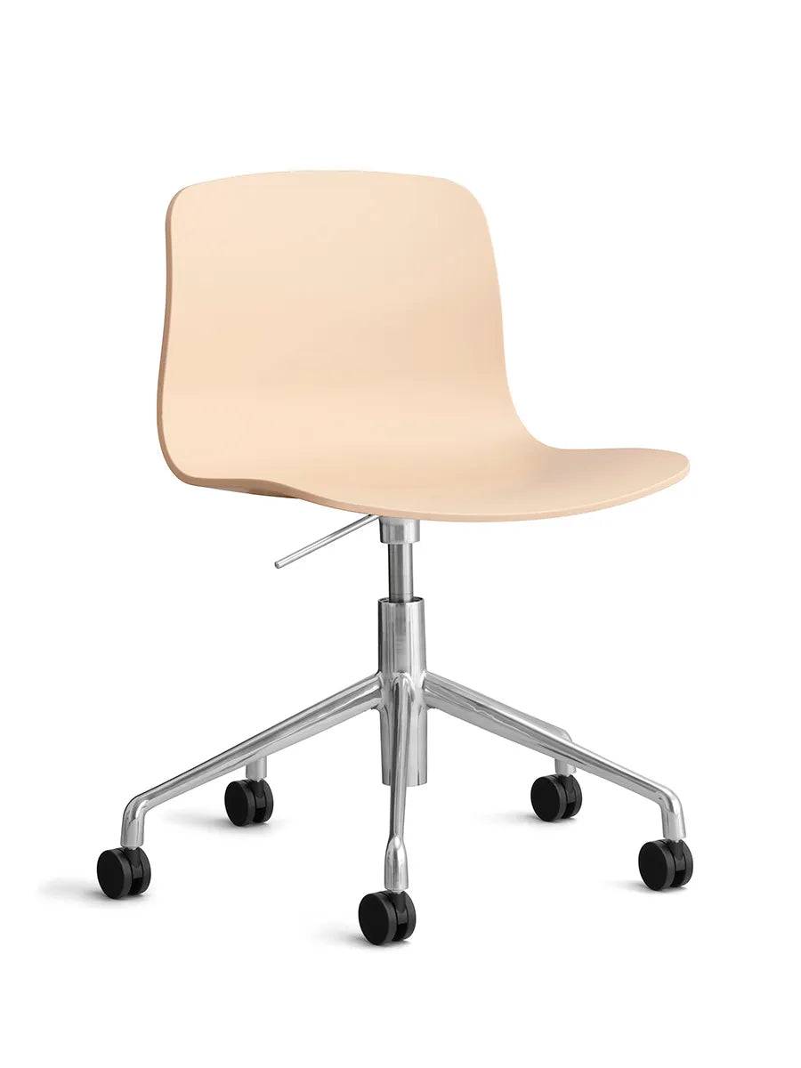 About a Chair AAC50 fra Hay Pale Peach / Poleret aluminium - Jacobsen Plus