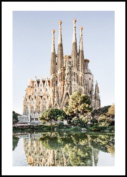 Sagrada Família Barcelona Poster (50x70cm) - Plakater > Fotografiska Posters, Arkitektur Posters, BD, LANGFIX