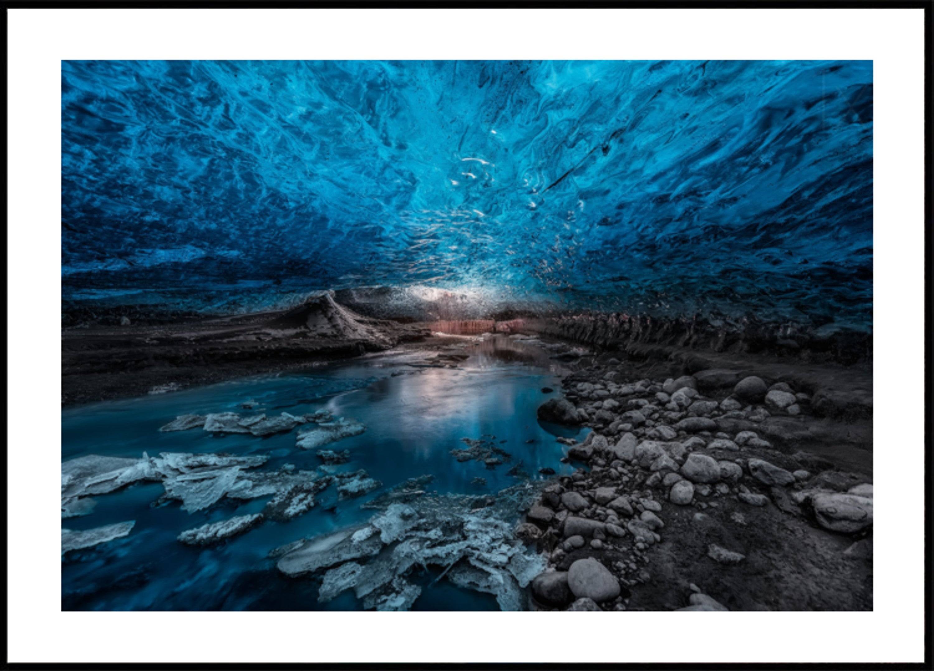 Blue Ice Cave Stream (40x50) - Plakater > Osorterade verk