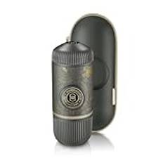 WACACO Nanopresso kaffebryggare med skyddsfodral, Manuell Bärbar Espressomaskiner, 18 Bar Tryck Kaffemaskin, Uppgraderingsversion av Minipresso, Perfekt för Camping, Resor (Dark Soul Grey)