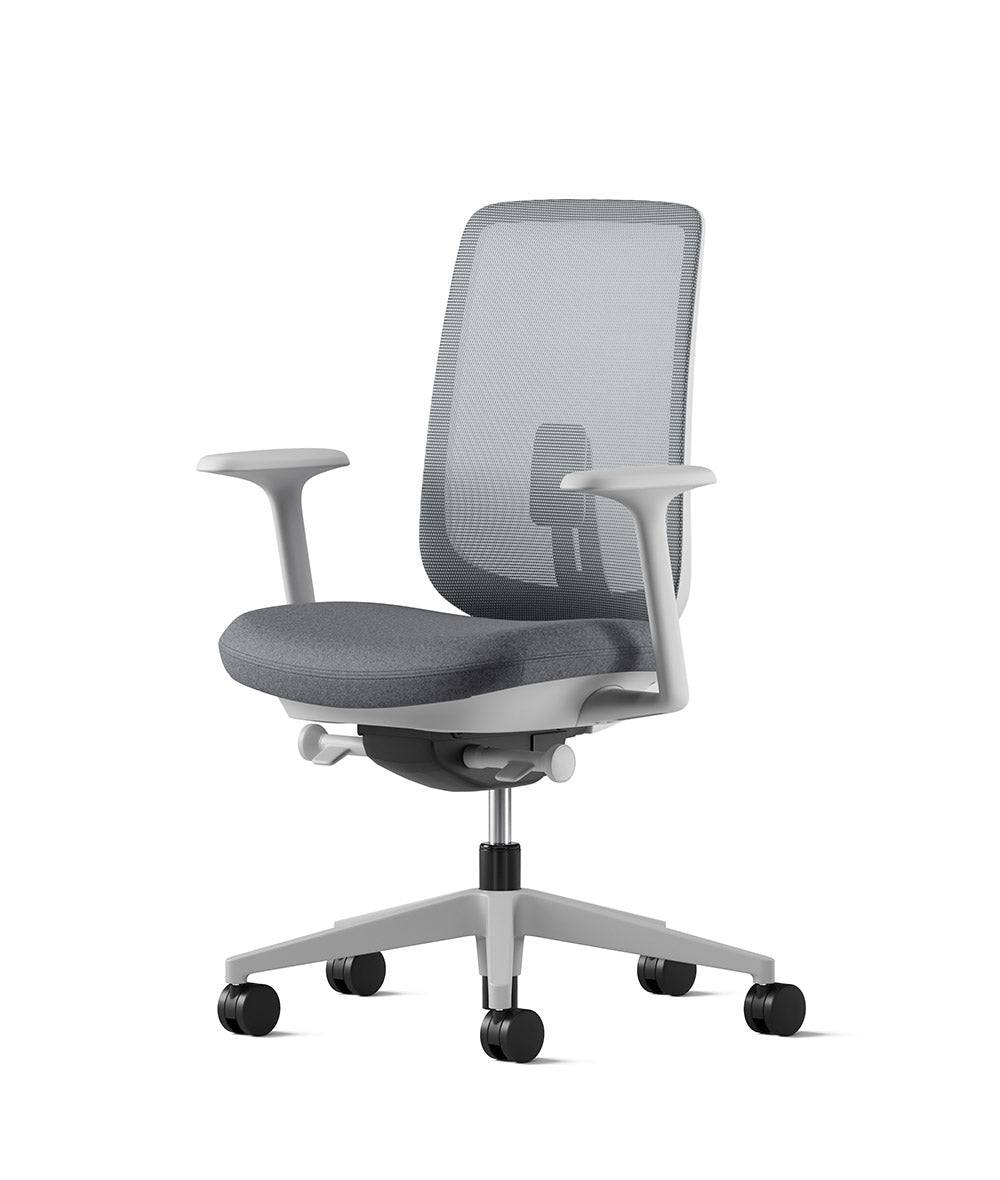 Verus Suspensie-bureaustoel Mineral standaard in Blazer/Iceberg/Aberlour by Herman Miller