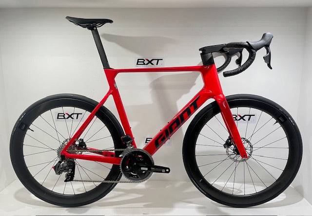 Giant Propel Advanced Pro 1 2023 - Sram Rival eTap AXS 12sp - Giant SLR 1 50 Carbon - 105 / M / Phoenix Fire
