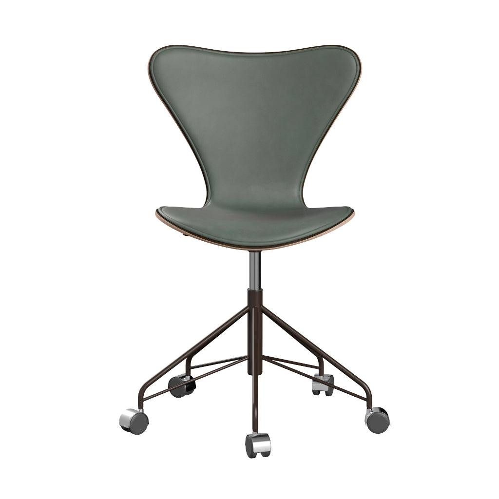 Fritz Hansen - 3117 kontorstol, naturfiner og forsidepolstret i Grace læder Mørkbejdset eg - Concrete Grey læder - Brown Bronze stel - Jacobsen Plus