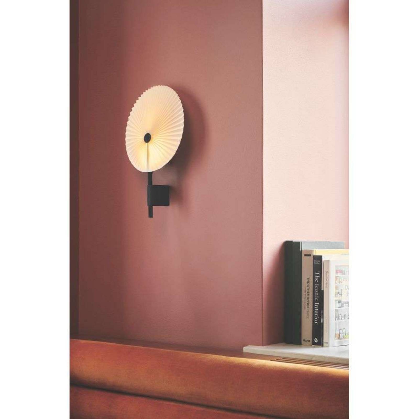 GEJST Vägglampa Liris, dimbar, Svart, Vardagsrum / matsal, Metall, Design, Vägglampa, vägglampa inomhus
