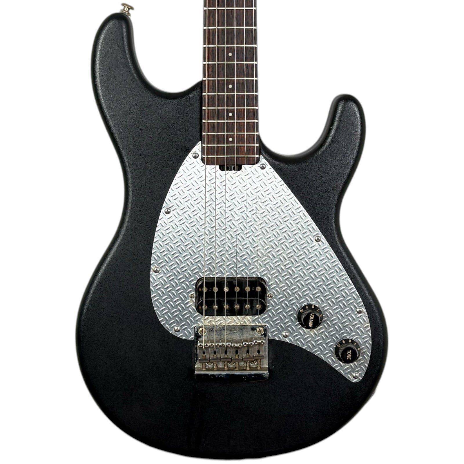 Music Man by Ernie Ball SUB 1 2004 - Textured Black | sort