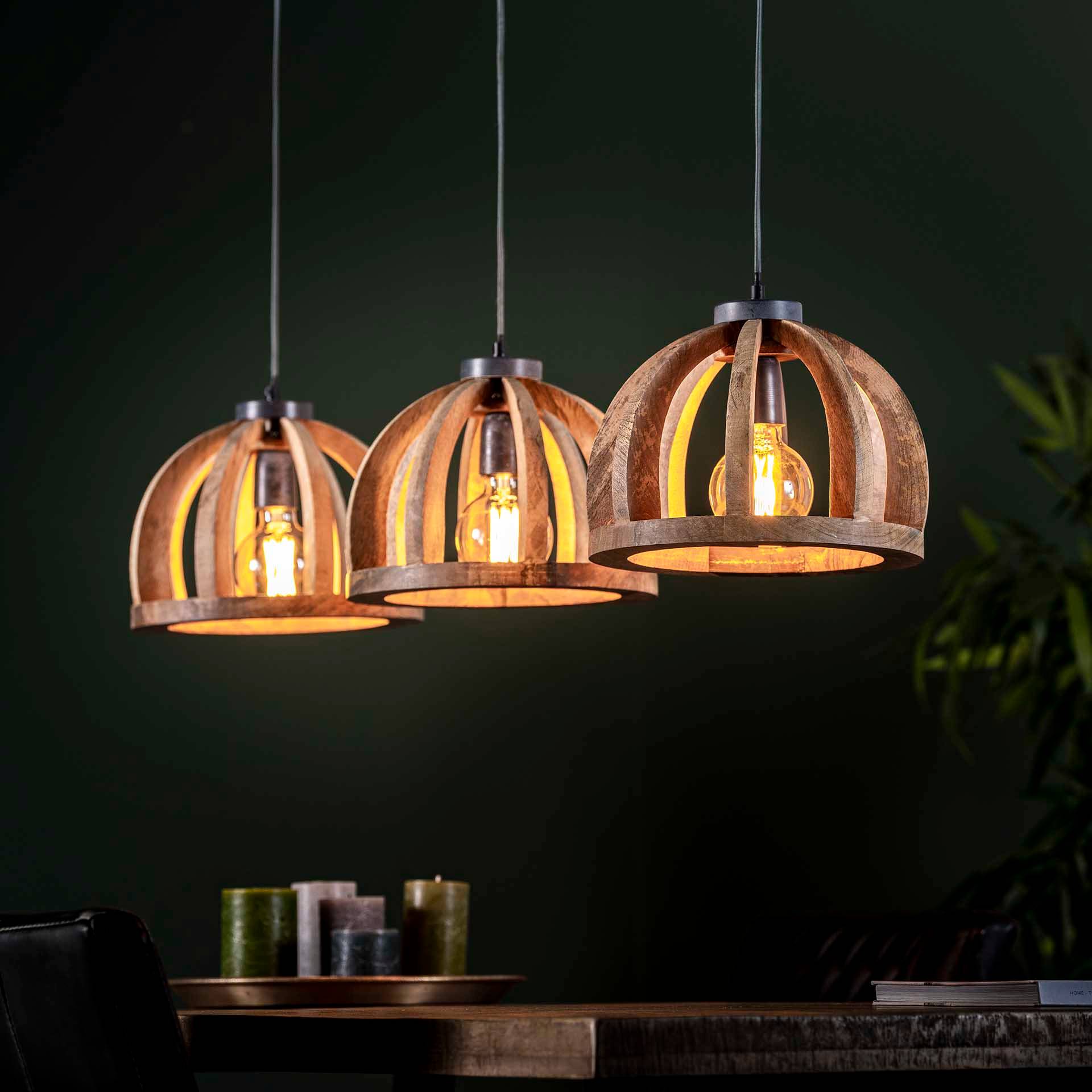 Mangos - Loftslampe i massiv mangotræ med tre skærme Levering uden pære