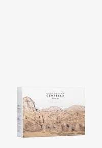 SKIN1004 MADAGASCAR CENTELLA TRAVEL KIT NEW VER. - Ansiktsvårdsset