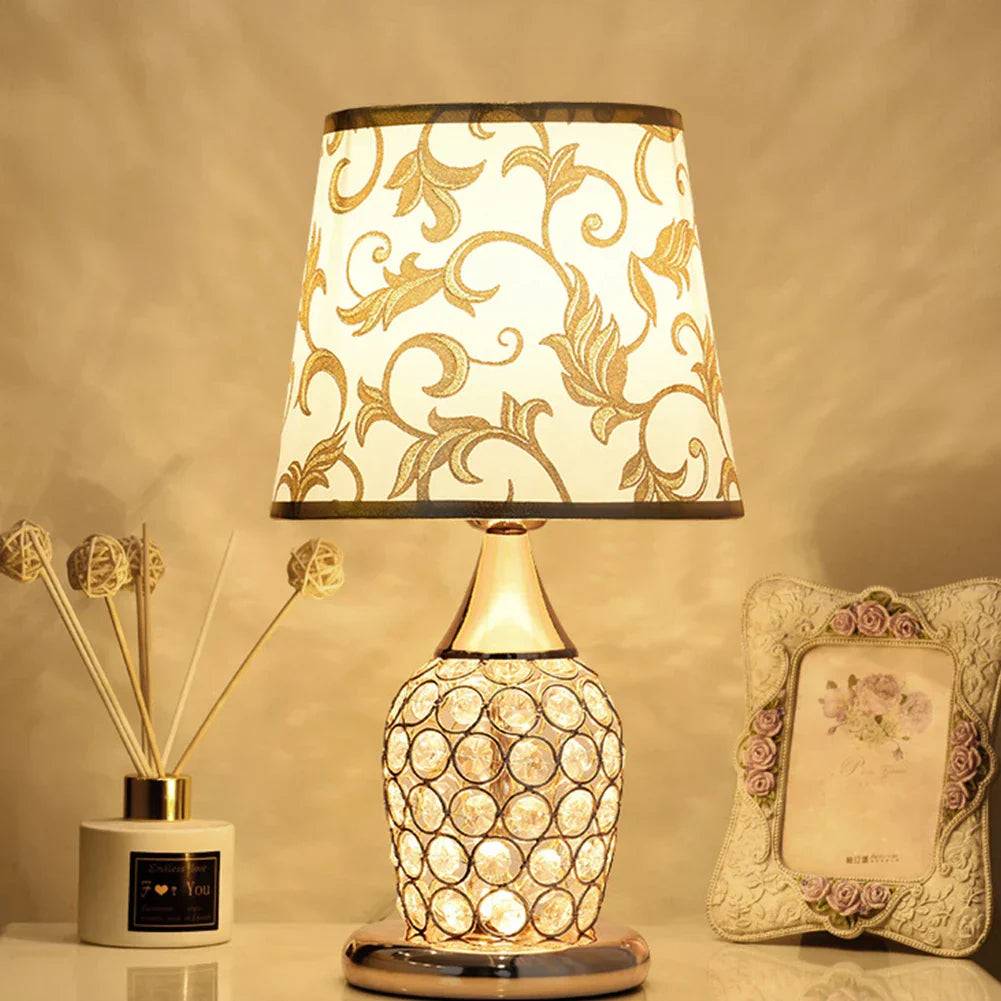 CrystalGlow - Elegant Bordslampa i Kristallglas - C