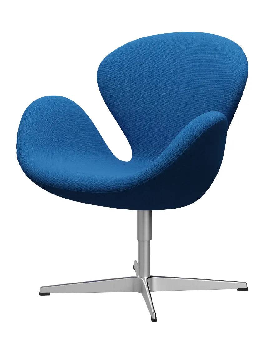 3320 Svanen i stof (prisgruppe 2) af Arne Jacobsen Hallingdal / 723 Lys blå - Jacobsen Plus