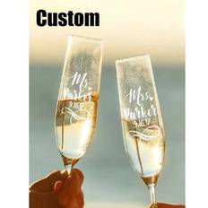Anpassade graverade champagneglas för bröllop - Personliga "Emma & John" Mr & Mrs rostade glas, elegant bröllopsdekor, återanvändbara och diskmaskinsb - Flerfärgad