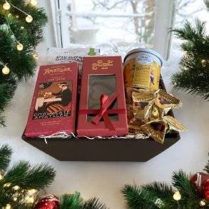 Gavekurv med Columbia kaffe og Cocoture marcipanhjerter