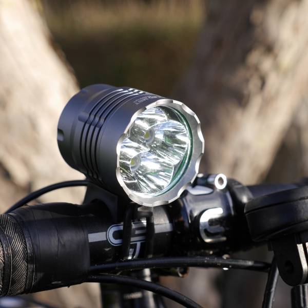 Tilbuds MTB lygte sæt MTB12.000 & 2.000 - lygter, batterier, lader og beslag. Easylight.dk