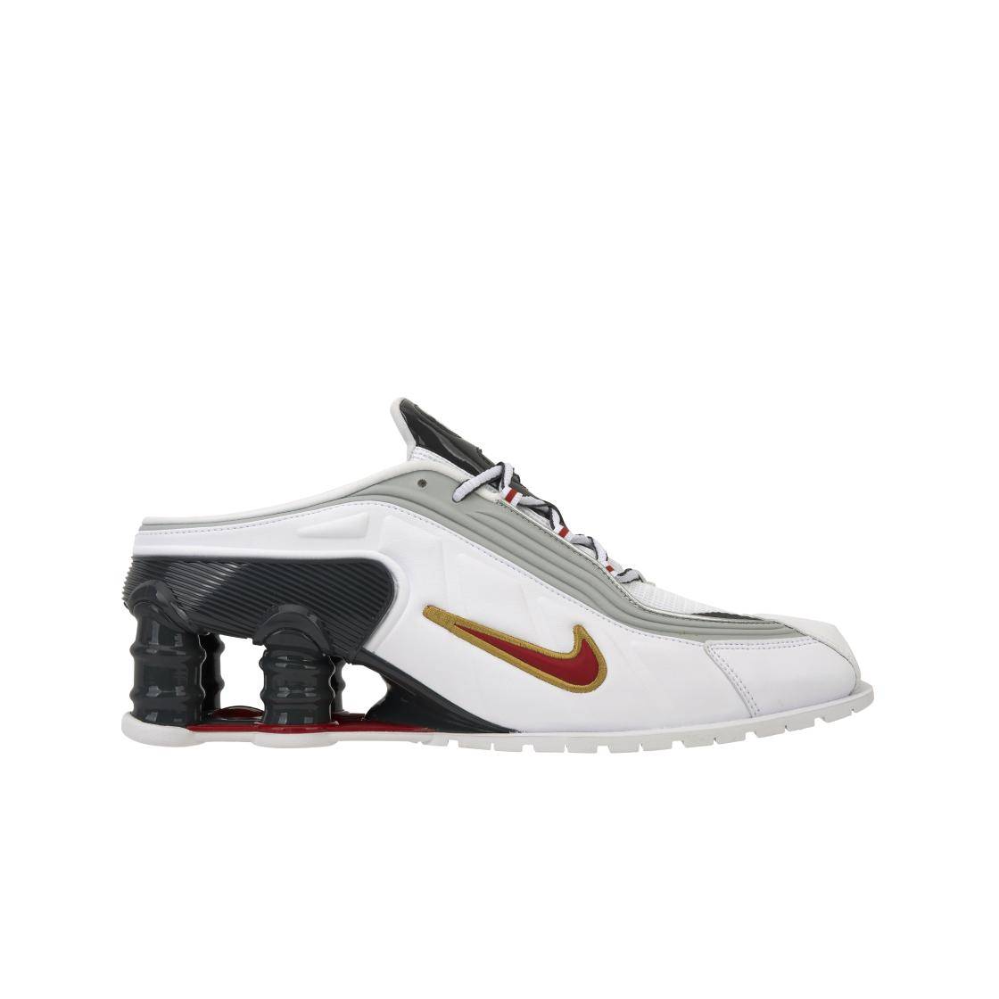 Martine Rose x Nike Shox Mule MR4 Metallic Platinum Varsity Red Dam Sneakers Grå Vit Mörkgrå IM5420-100 42