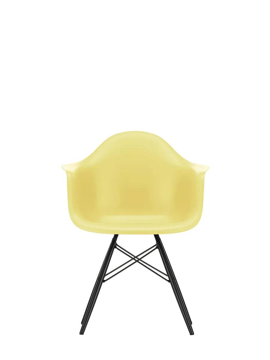 Eames Plastic Armchair DAW, sortlakeret ahorntræ fra Vitra Citron - Jacobsen Plus