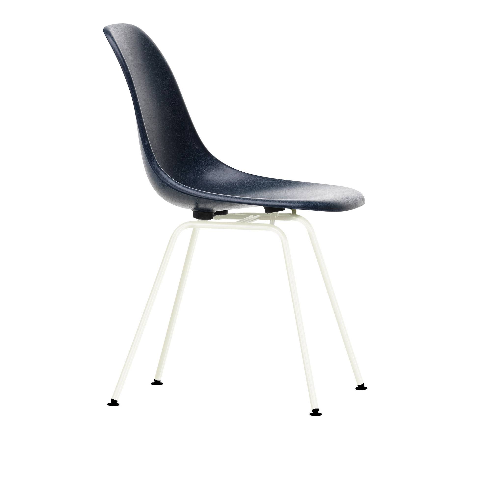 Vitra - Eames Fiberglass Chair DSX - 02 Navy Blue - White - Matstolar - Charles & Ray Eames