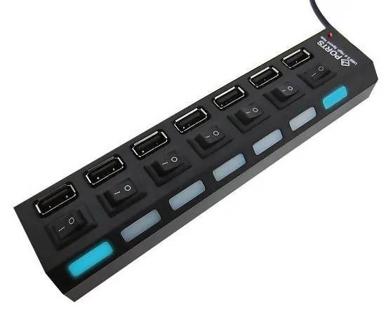 Sort 7-Ports USB 2.0 Hi-Speed Hub. Med On/Off knapper.