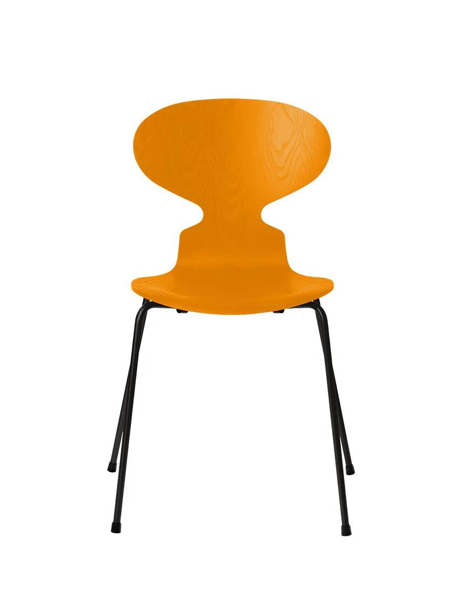 3101 Myren Stol i farvet ask af Arne Jacobsen Burnt Yellow / Sort - Jacobsen Plus