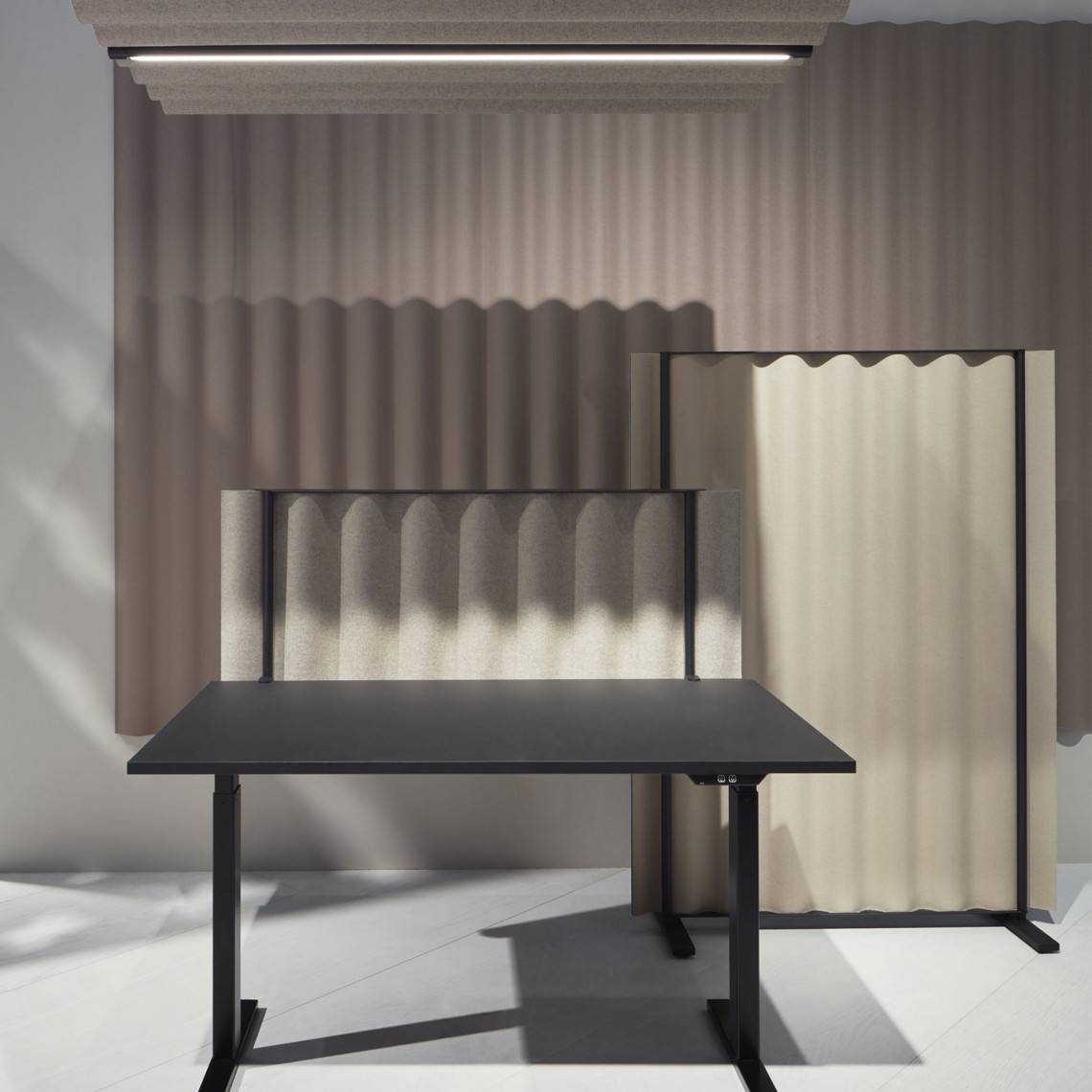 Golvskärm Scala, Storlek B90,5 x H165 cm, Tyg Soundfelt VF 015 - Vit