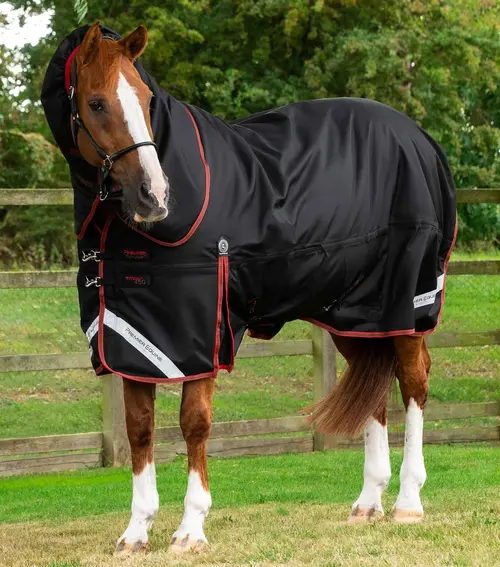 Premier Equine - Titan 450g vinterdækken med Snug-Fit hals - Sort