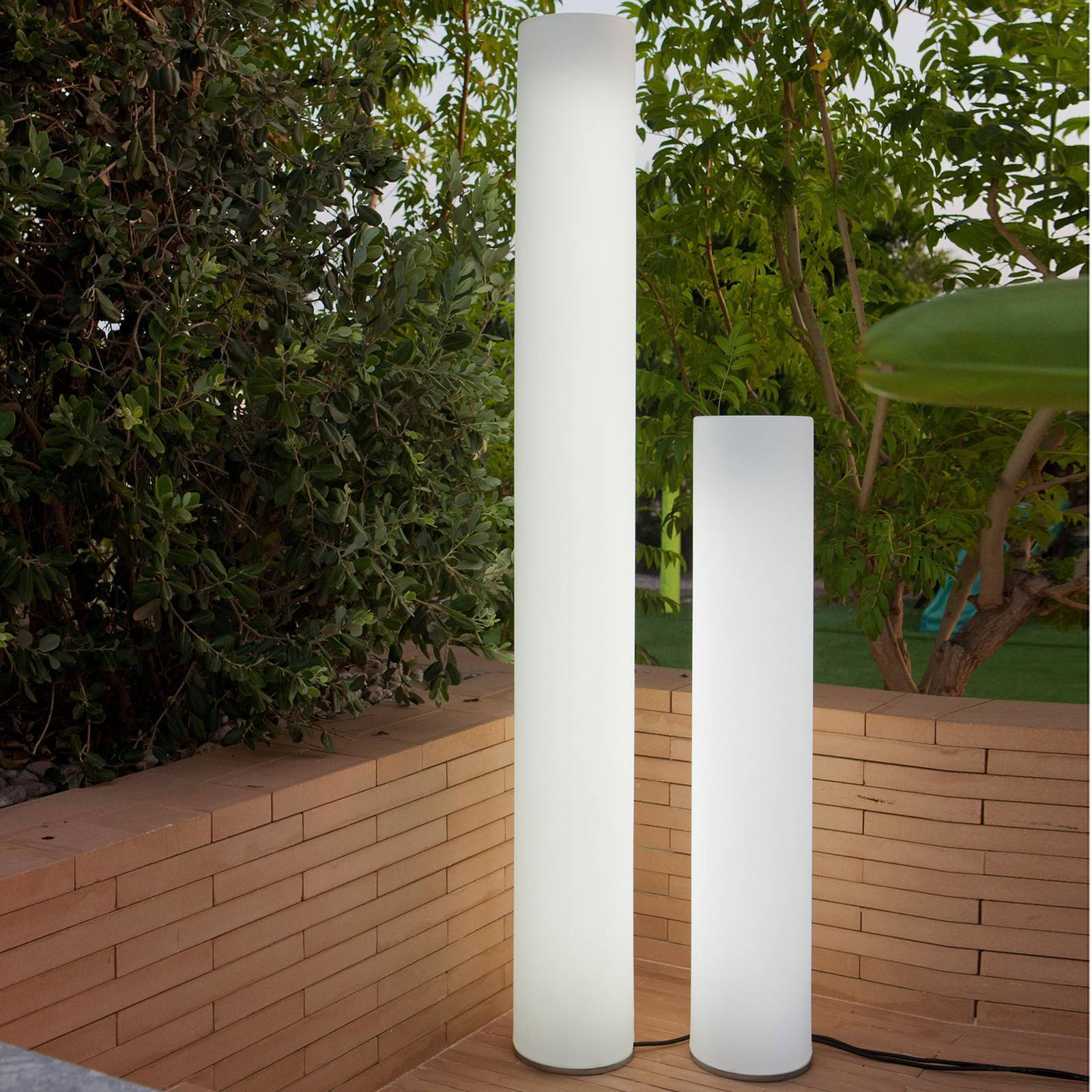 Newgarden väglampa Fity, höjd 160 cm, 6 500 K Fity, Vitt / opal, Syntetmaterial, Utomhuslampa