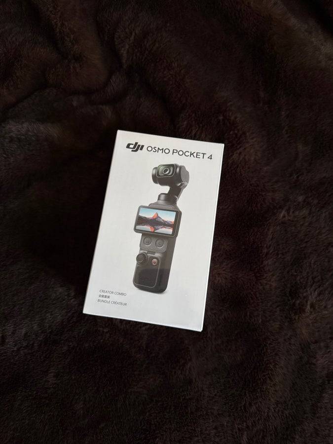 DJI Osmo Pocket 4 Creator Combo