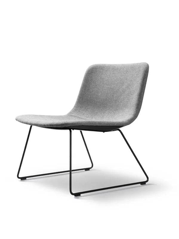 Pato Loungestol fra Fredericia Furniture Sort stel / Stofgruppe 5 - Jacobsen Plus