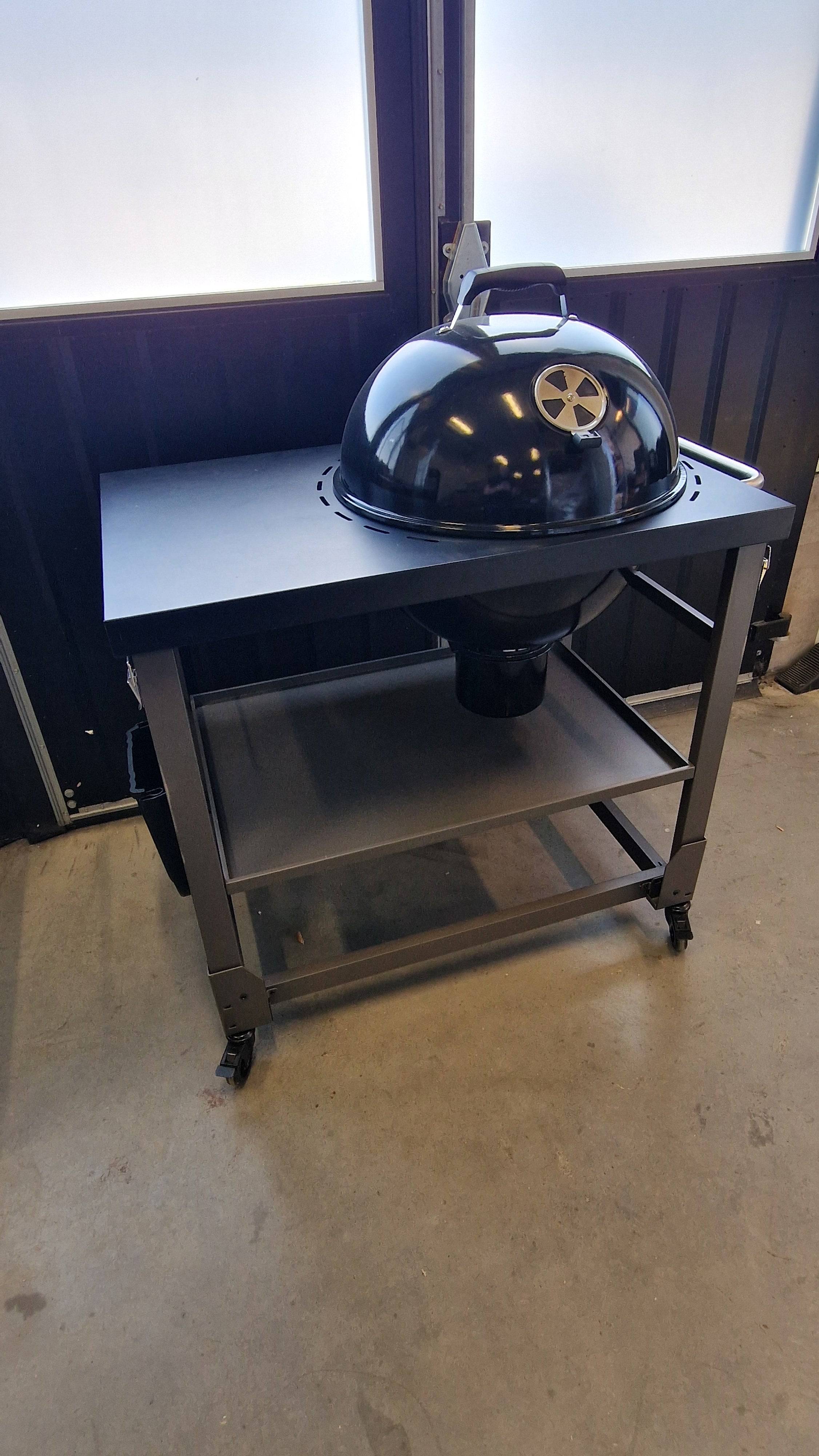 Landmann Klotgrill 57 cm i vagn - Utställningsexemplar