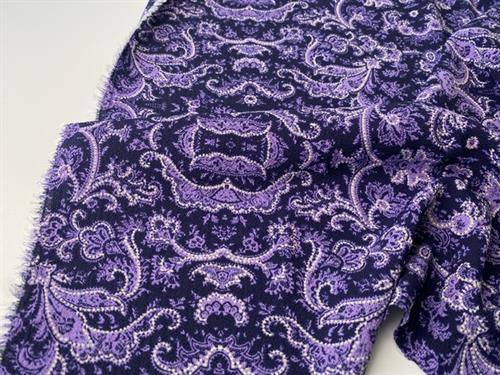 Chiffon - paisley look i smukke lilla toner
