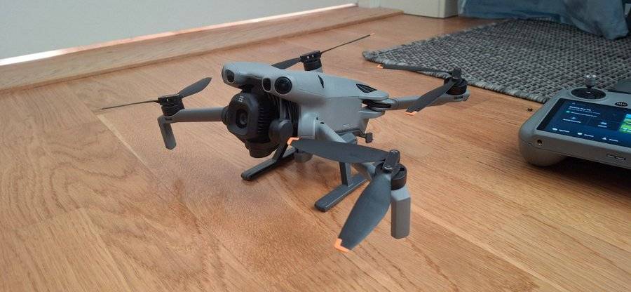 DJI Mini 5 Pro drönare med DJI RC 2 Smart Controller