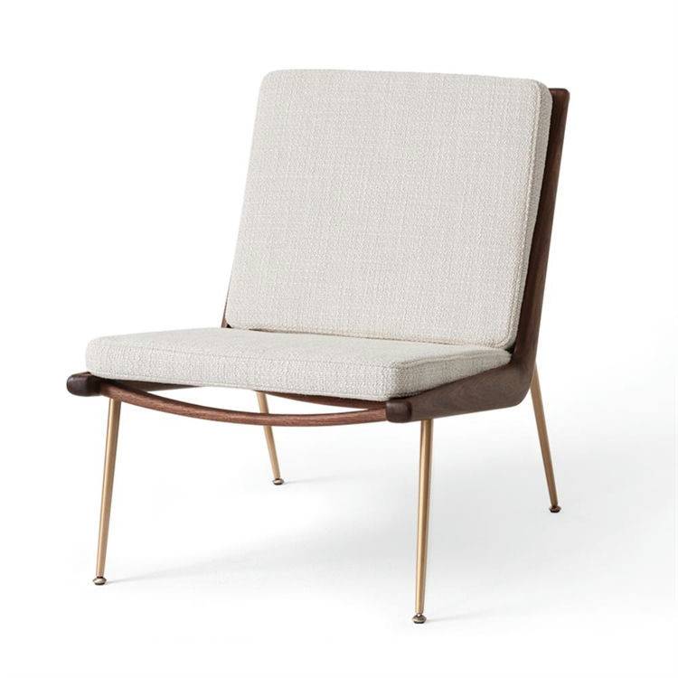 &Tradition Boomerang HM1 Loungestol Brass Oiled Walnut/Loop Cream 33 (Creme)