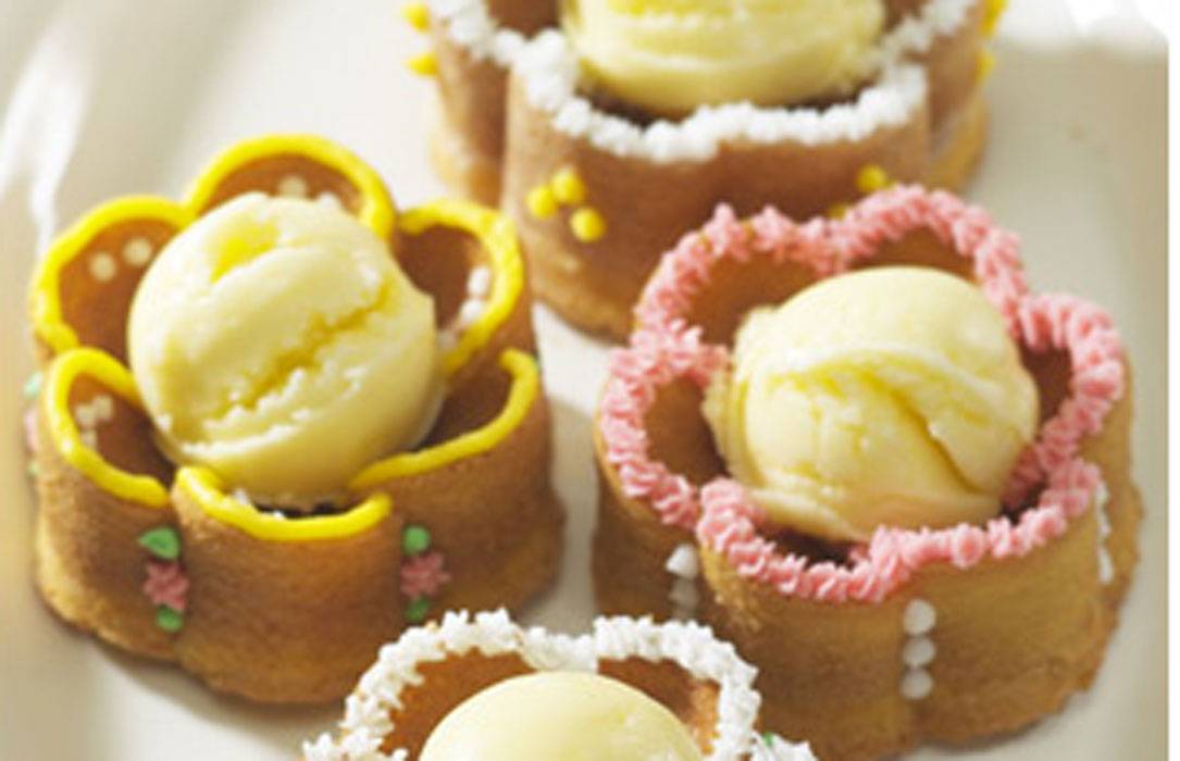 Bageform til 6 blomsterskåle. Nordic Ware