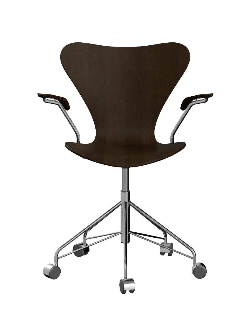 3217 Serie 7 Kontorstol af Arne Jacobsen Uden polstring / Fuld indfarvet eg / Ingen farve - Jacobsen Plus