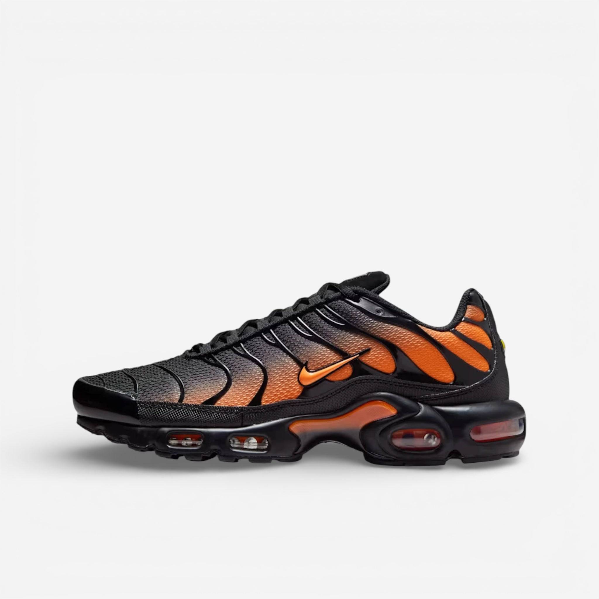 Nike TN Air Max Plus Svart Total Orange 43 orange